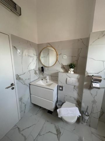 Apartments And Rooms Diana Zadar Ngoại thất bức ảnh